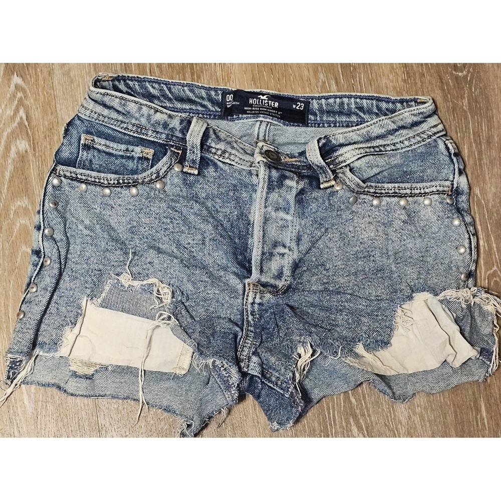 Hollister studded denim shorts‎ size 00.  Waist 23